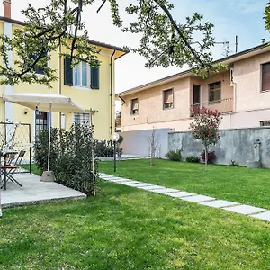 https://zibaldone-house.it-tuscanyhotel.com