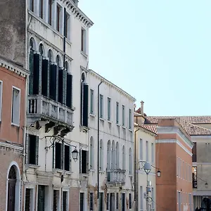 Canal Riva De Biasio Affittacamere Venezia